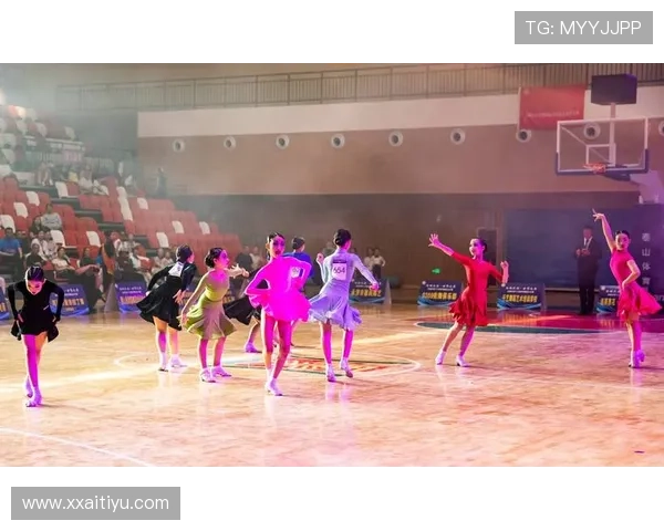 体育舞蹈比赛采用团队合作模式增强赛事互动性